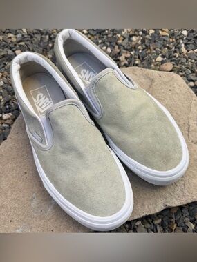 Vans Classic Slip-On Suede Light Sage Green Women’s 8.5 Men’s 7